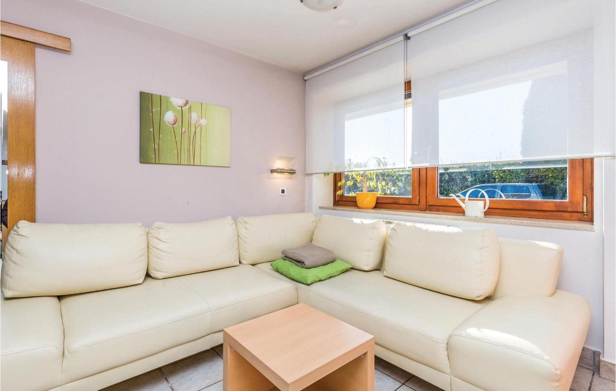 Stunning Apartment In Rijeka With 1 Bedrooms And Wifi ภายนอก รูปภาพ