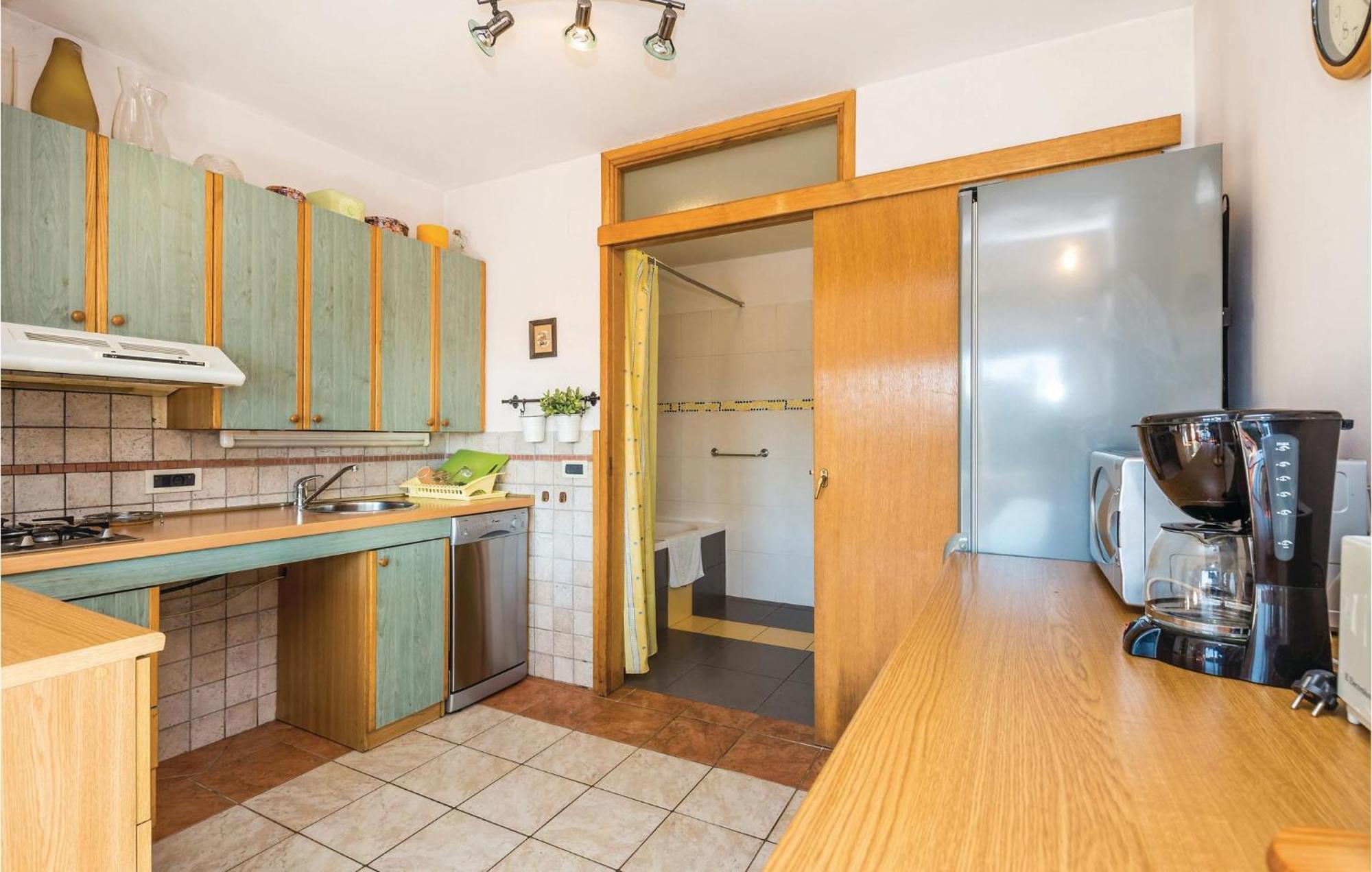 Stunning Apartment In Rijeka With 1 Bedrooms And Wifi ภายนอก รูปภาพ