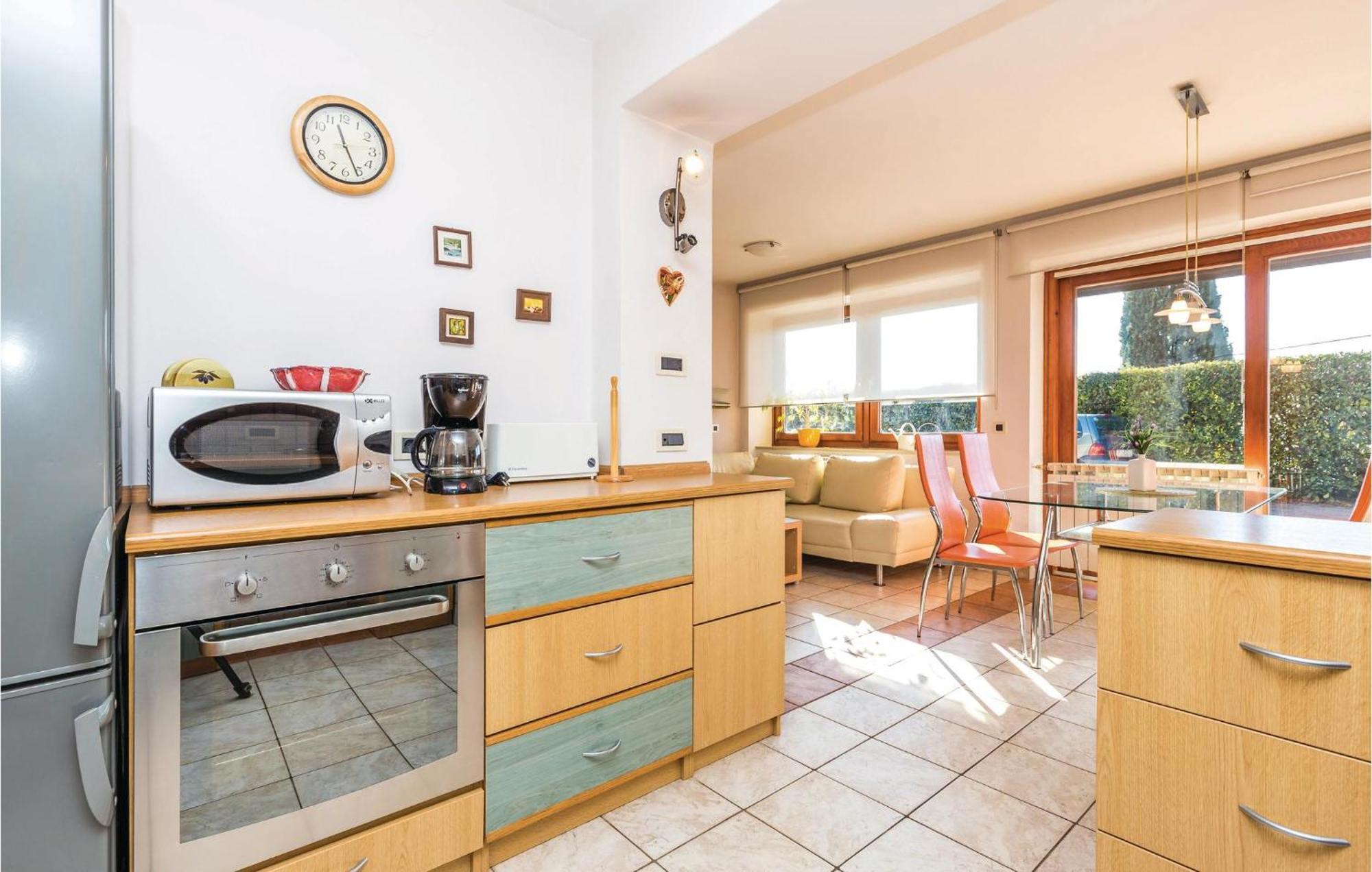 Stunning Apartment In Rijeka With 1 Bedrooms And Wifi ภายนอก รูปภาพ