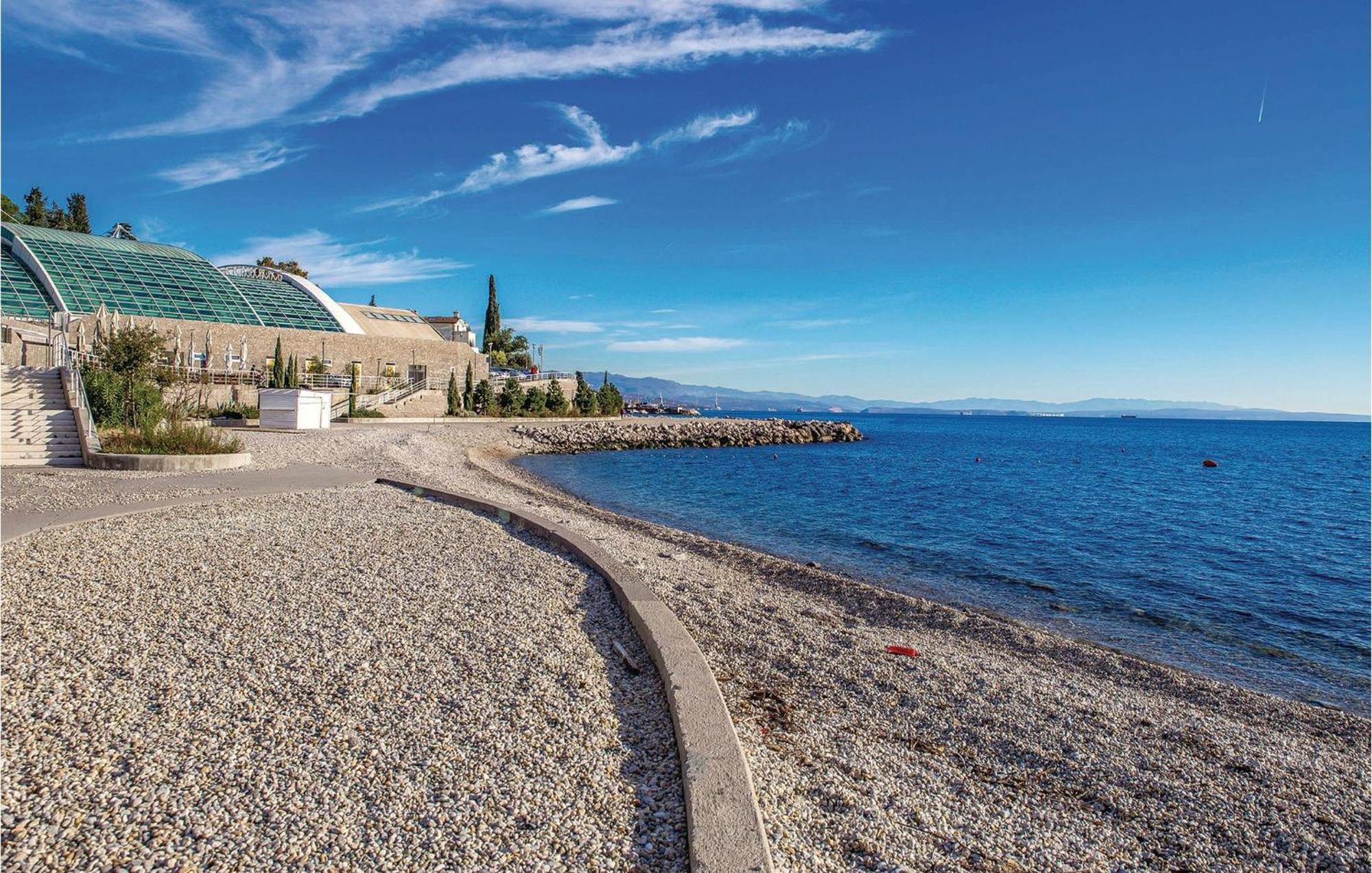 Stunning Apartment In Rijeka With 1 Bedrooms And Wifi ภายนอก รูปภาพ