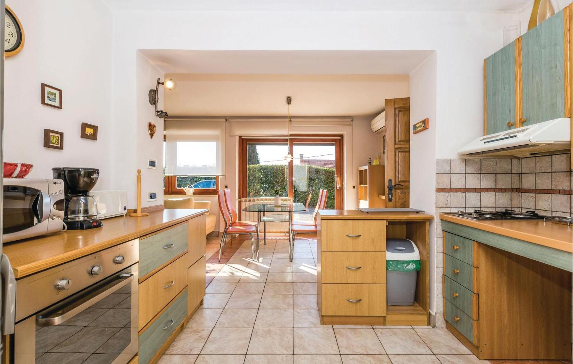 Stunning Apartment In Rijeka With 1 Bedrooms And Wifi ภายนอก รูปภาพ