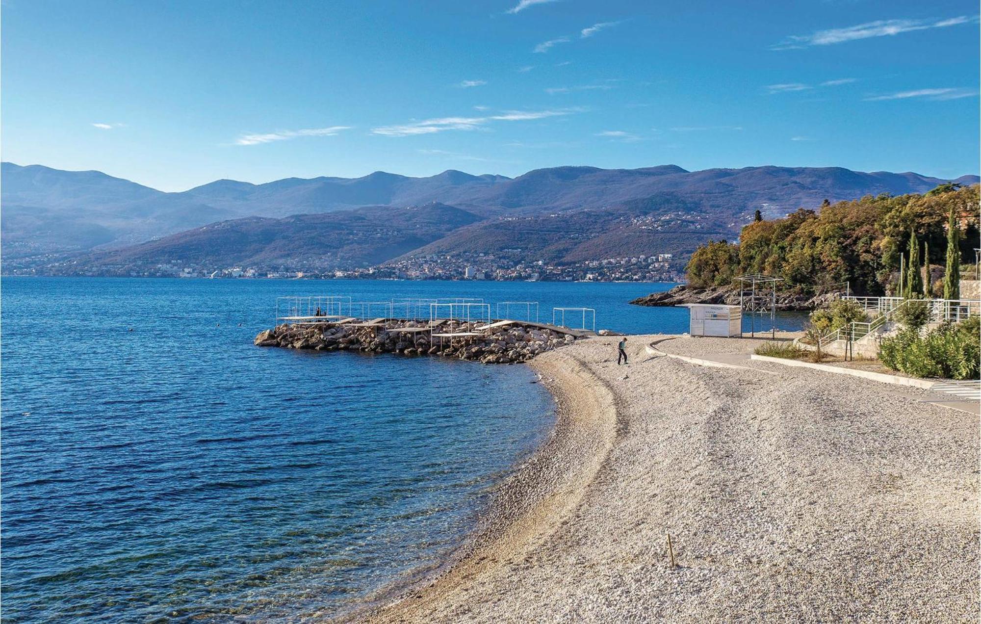 Stunning Apartment In Rijeka With 1 Bedrooms And Wifi ภายนอก รูปภาพ