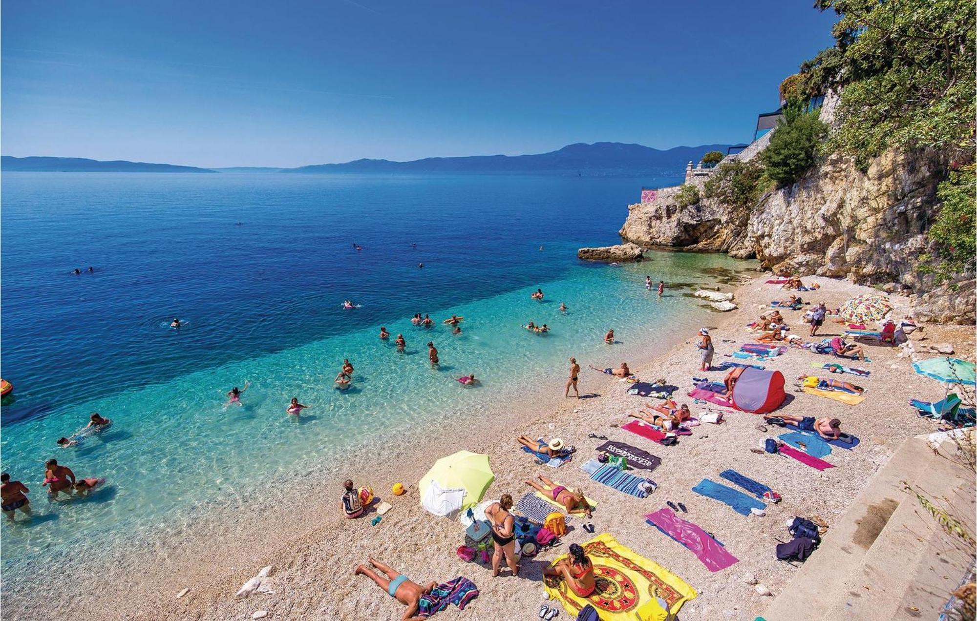 Stunning Apartment In Rijeka With 1 Bedrooms And Wifi ภายนอก รูปภาพ